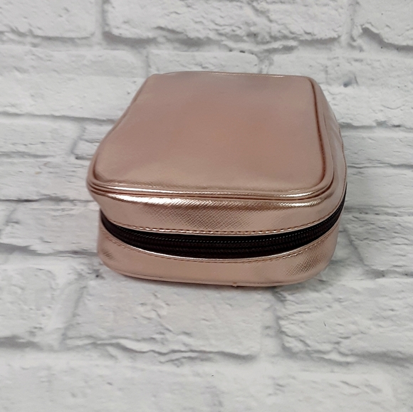 Henry Bendel rose gold leather jewelry case - Picture 8 of 14